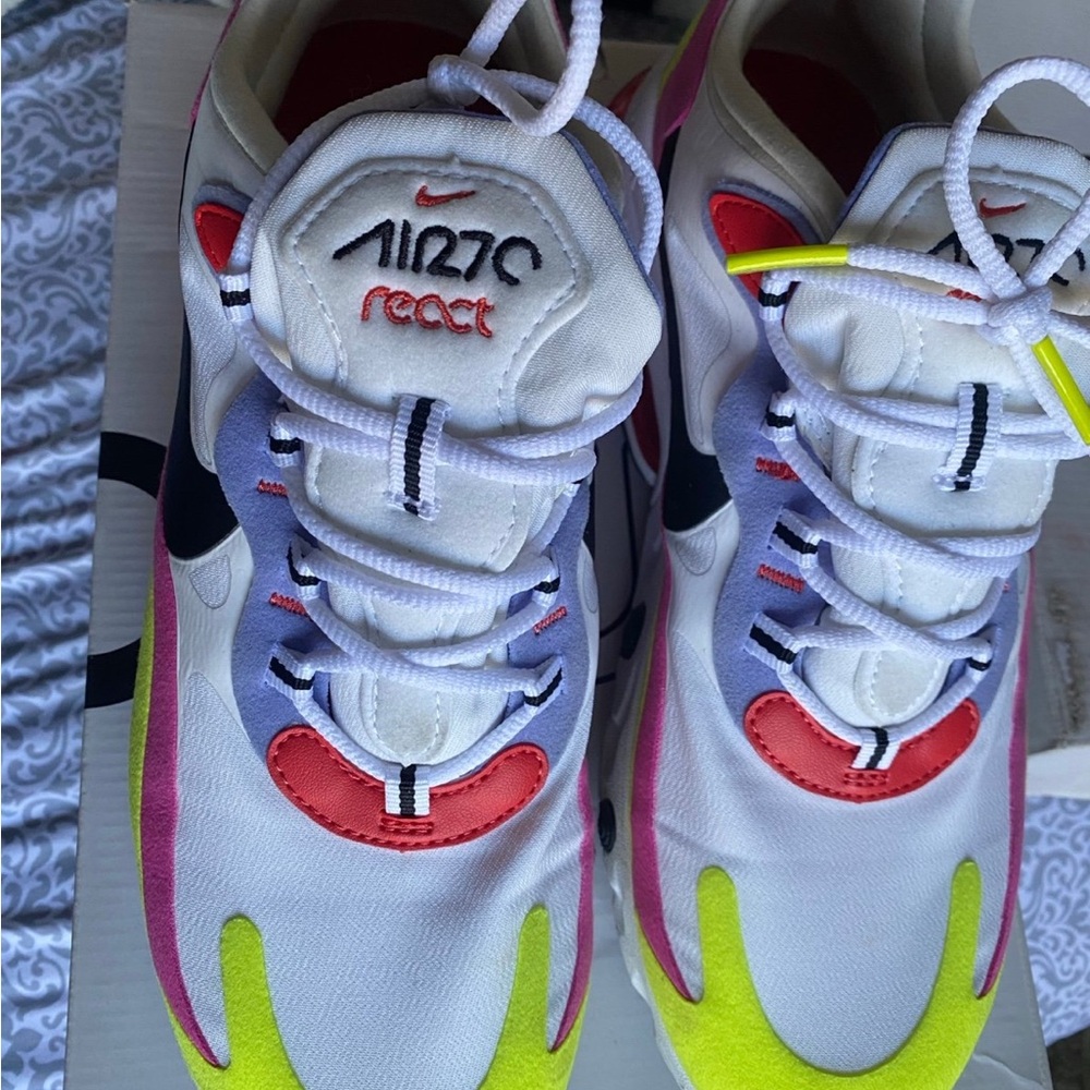 Nike White and Yellow Sneakers with Air Max Design